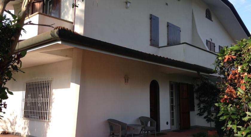 Апартаменты Holiday home Villetta Cinquale