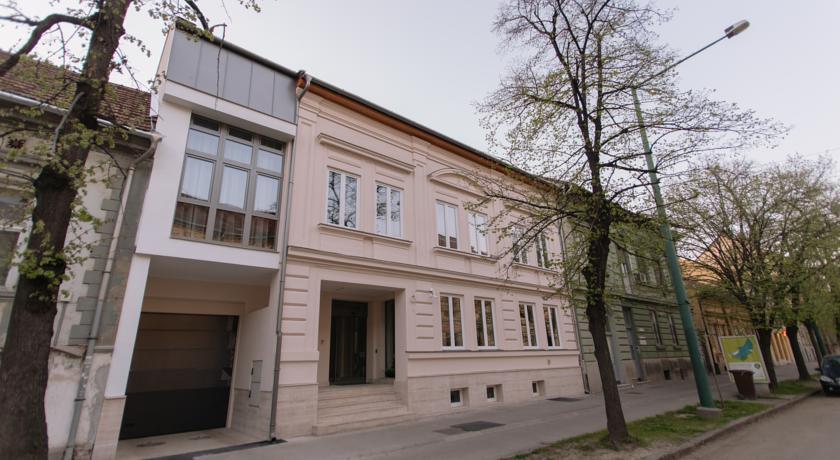 Апартаменты Hotel Szavija