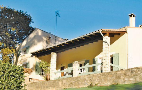 Апартаменты Holiday home Laudun UV-1313