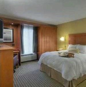 Отель Hampton Inn Wheeling