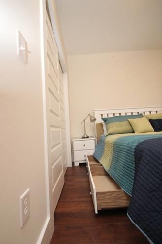 Апартаменты A Summerhouse Inn