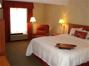 Отель Hampton Inn & Suites Chapel Hill/Durham
