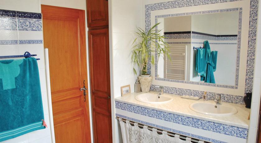Апартаменты Holiday home Bourg Saint Andeol CD-919