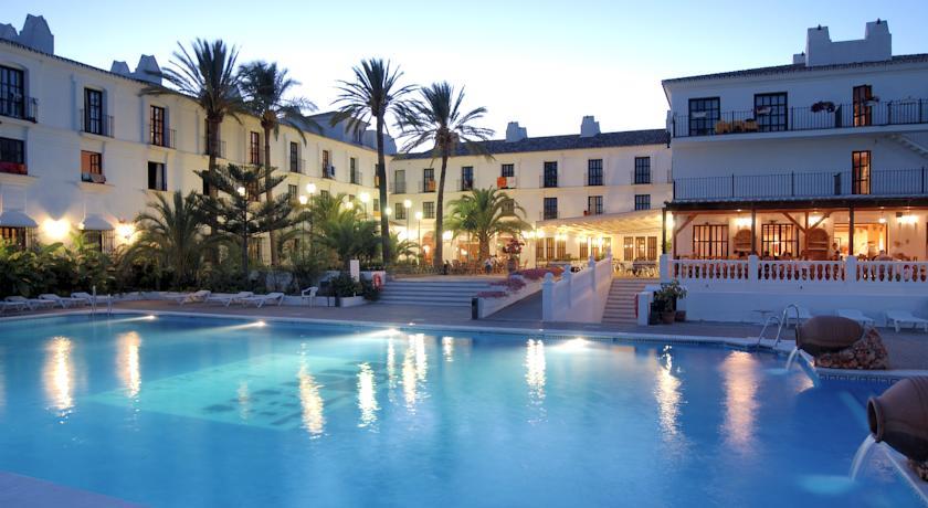 Отель Hotel Hacienda Puerta Del Sol