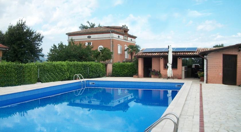 Отель Casale Marella