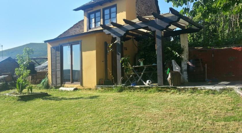 Отель Country house El Bierzo Ancares