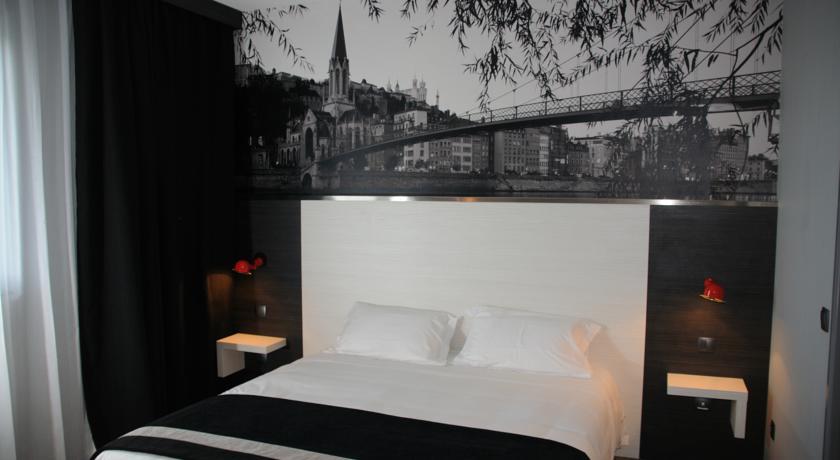Отель Hôtel des Lumières