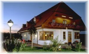Отель Weinlandhof