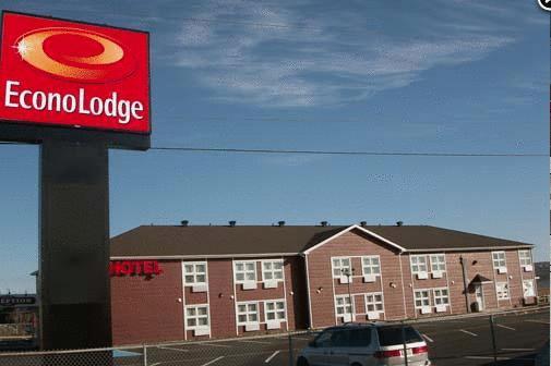 Отель Econo Lodge Montmorency Falls