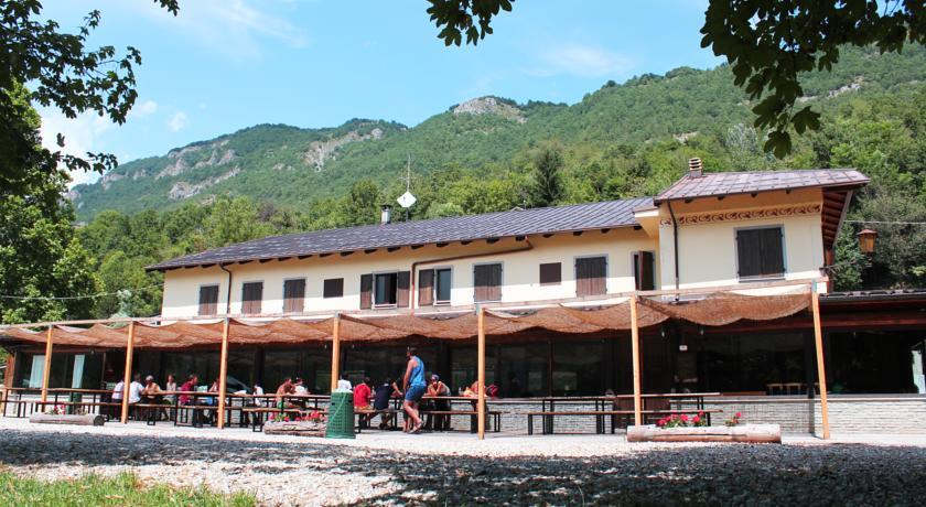 Отель Wolf Village