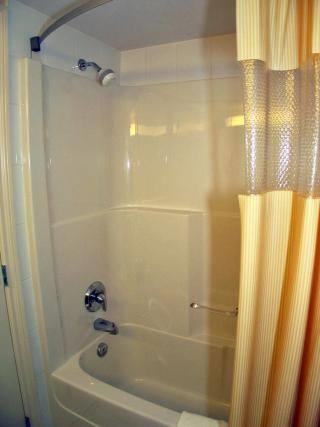 Отель Days Inn & Suites Langley