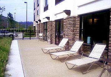 Отель SpringHill Suites Pittsburgh Mills