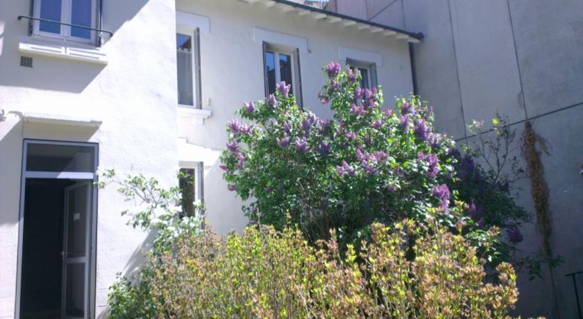 Апартаменты Appartement Duclaux en Ville Clermont Séjour