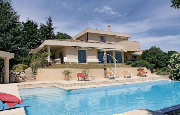 Апартаменты Holiday home Le Resevoir HChCombe Bernadi M-838