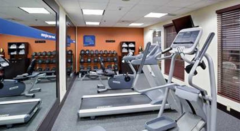 Отель Hampton Inn Sturbridge