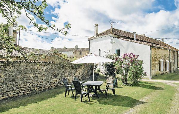 Апартаменты Holiday home Gemozac OP-1524