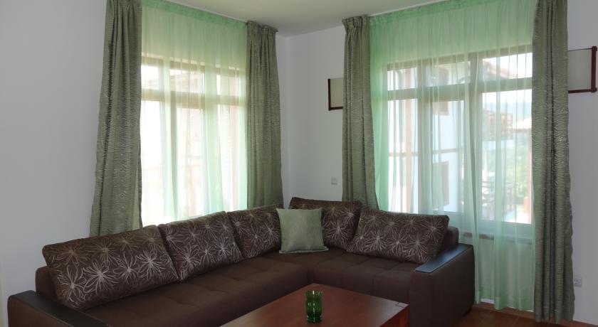 Апартаменты Guest House Ivanini Houses