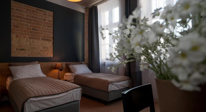 Отель Qbatura Cafe & Hotel