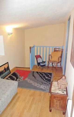 Апартаменты Holiday home Cabannes ST-1002