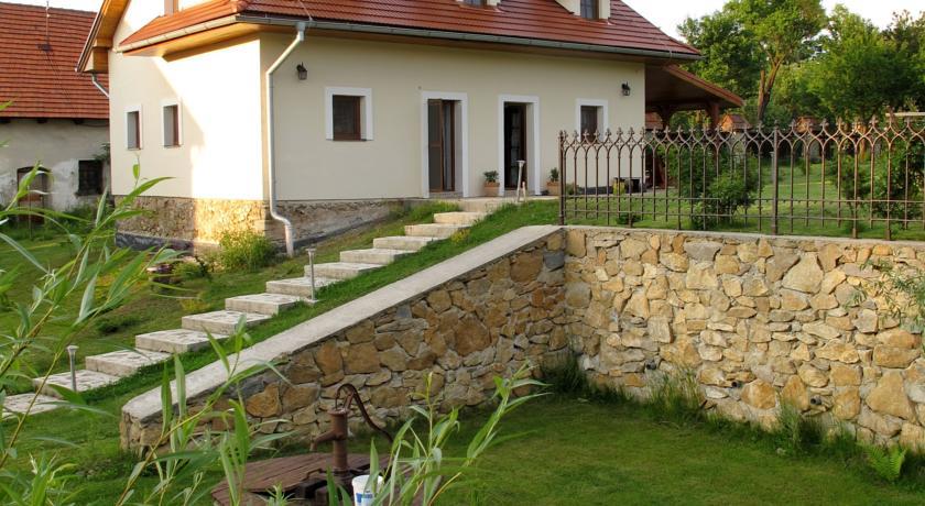Апартаменты Privat Villa Lypche