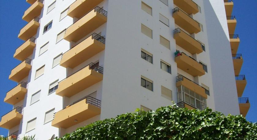 Апартаменты Apartamentos Turísticos Coral da Rocha 3