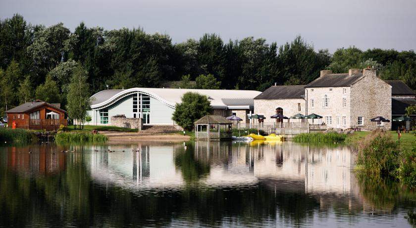 Отель South Lakeland Leisure Village