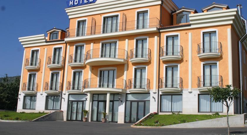 Отель Hotel Apulia