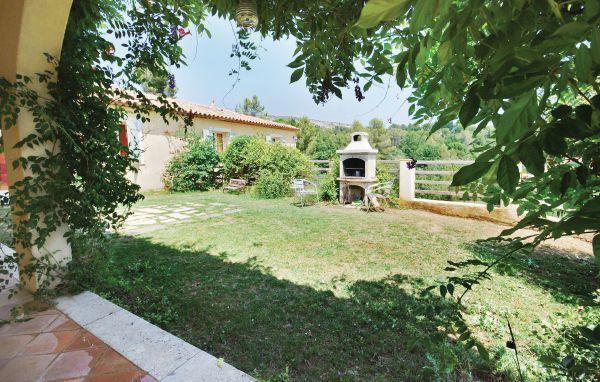 Апартаменты Holiday home Salernes YA-1441