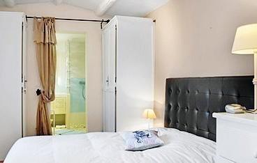 Апартаменты Holiday home Tourves UV-1469