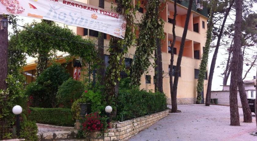 Отель Hotel Kosmira