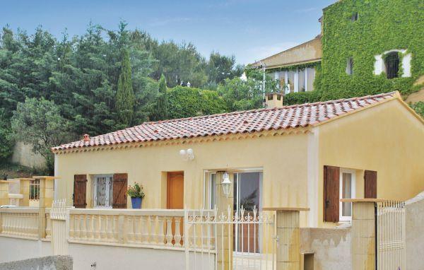 Апартаменты Holiday home Beaucaire ST-1288