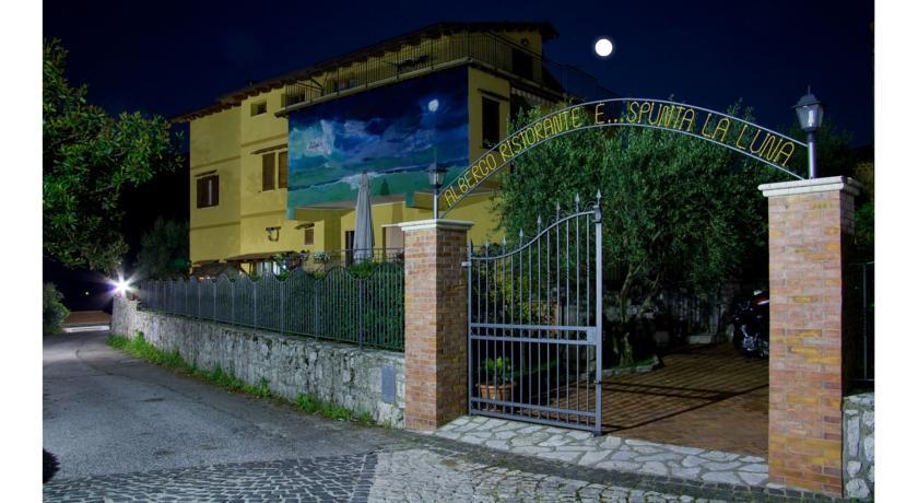 Отель E Spunta La Luna