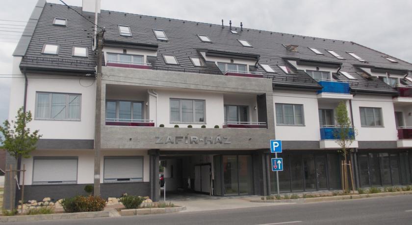 Апартаменты Zafír Calvados apartman