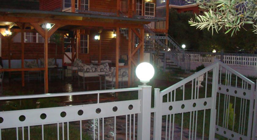 Отель Hotel Nili