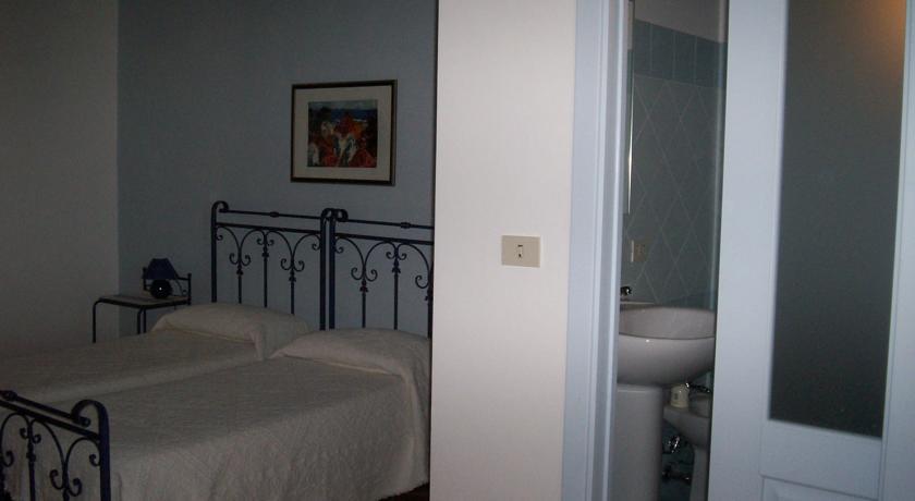 Мини-отель Bed and breakfast Sa Mesaluna