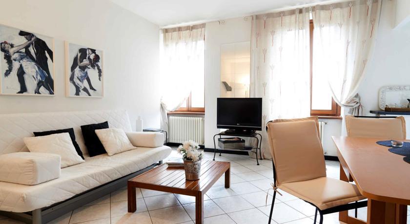 Апартаменты Gianorini Halldis Apartment