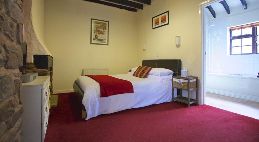 Отель Three Tuns Inn