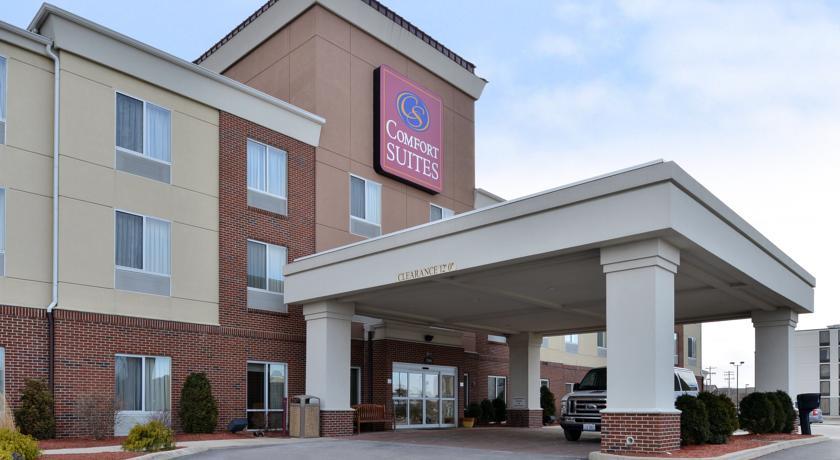 Отель Comfort Suites