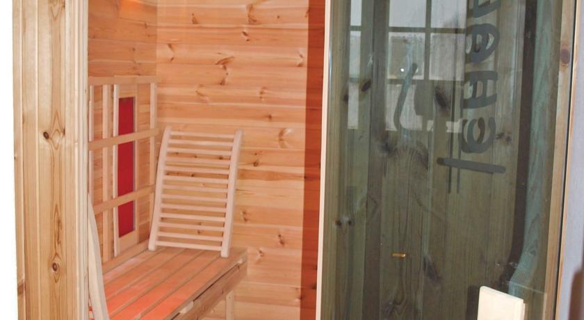 Апартаменты Holiday home Brouains N-686