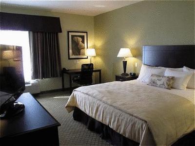 Отель La Quinta Inn & Suites Fresno NW