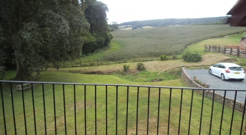 Мини-отель Lower Thornton Farm