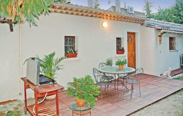 Апартаменты Holiday home Salon de Provence ST-1015