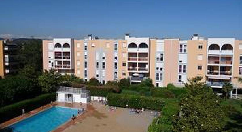 Апартаменты Les Prés Fleuris Apartment