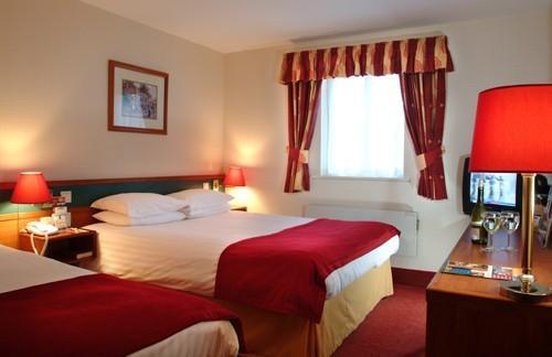 Отель Mercure Wigan Oak Hotel