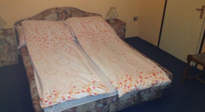 Отель Judit Rooms