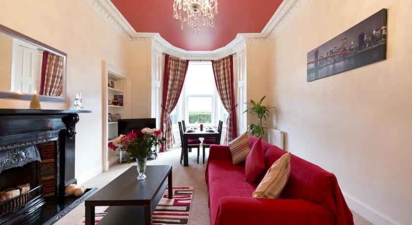Апартаменты Wallace Apartment