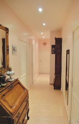 Апартаменты Holiday home Lambesc UV-1027