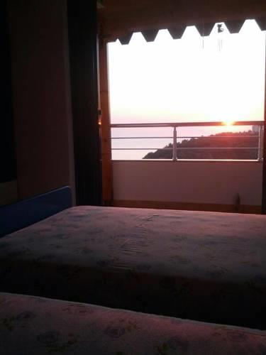 Апартаменты Apartments Lukova Holidays