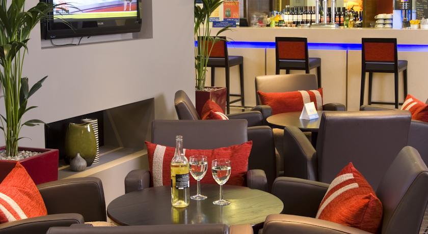 Отель Holiday Inn Express Stoke-On-Trent