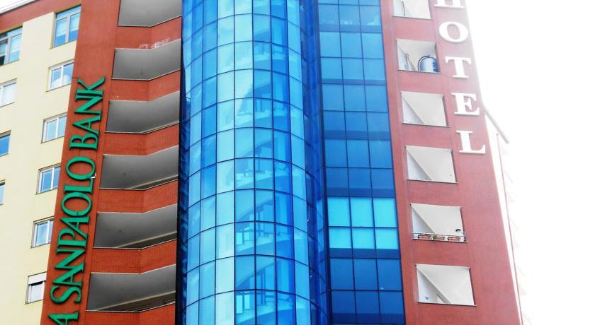 Отель Jolly Hotel